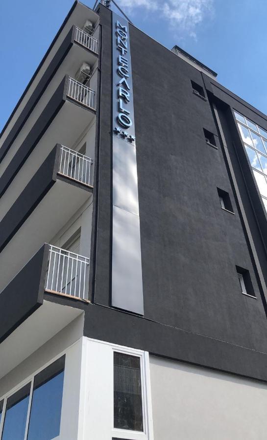 Hotel B&B Montecarlo มิลาโน แมริตทิมา ภายนอก รูปภาพ