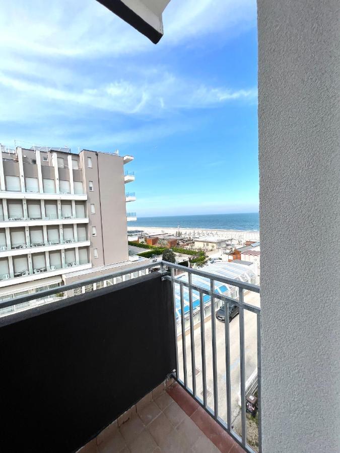 Hotel B&B Montecarlo มิลาโน แมริตทิมา ภายนอก รูปภาพ