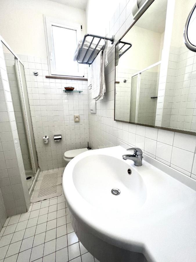 Hotel B&B Montecarlo มิลาโน แมริตทิมา ภายนอก รูปภาพ