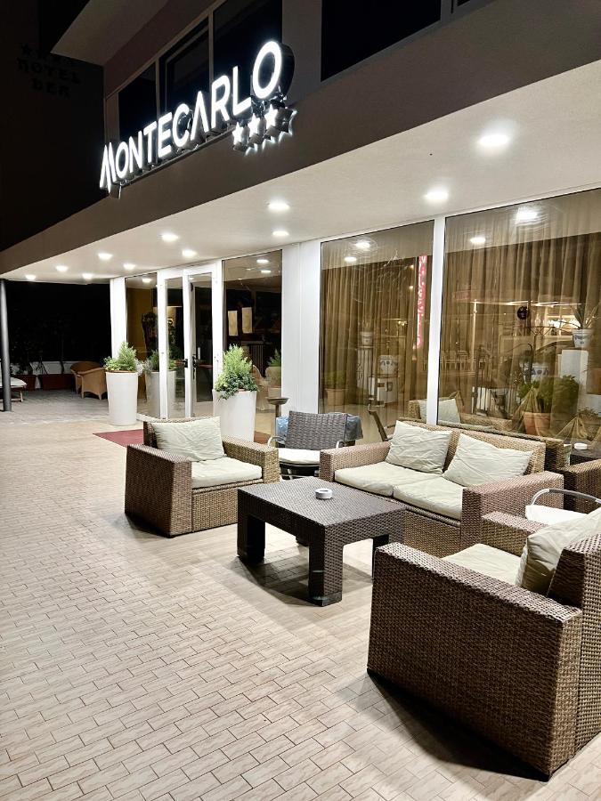 Hotel B&B Montecarlo มิลาโน แมริตทิมา ภายนอก รูปภาพ